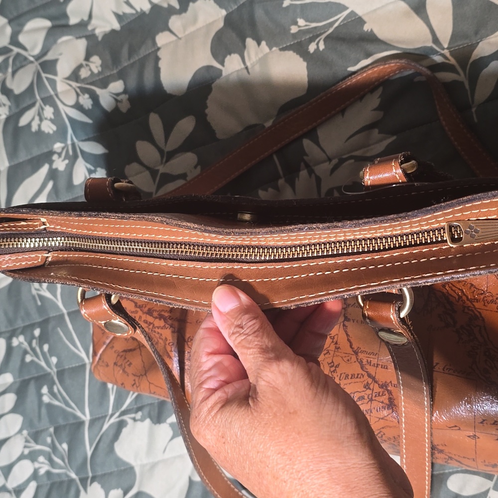 Patricia Nash Elegant Brown Leather Tote Bag - Picture 4 of 9